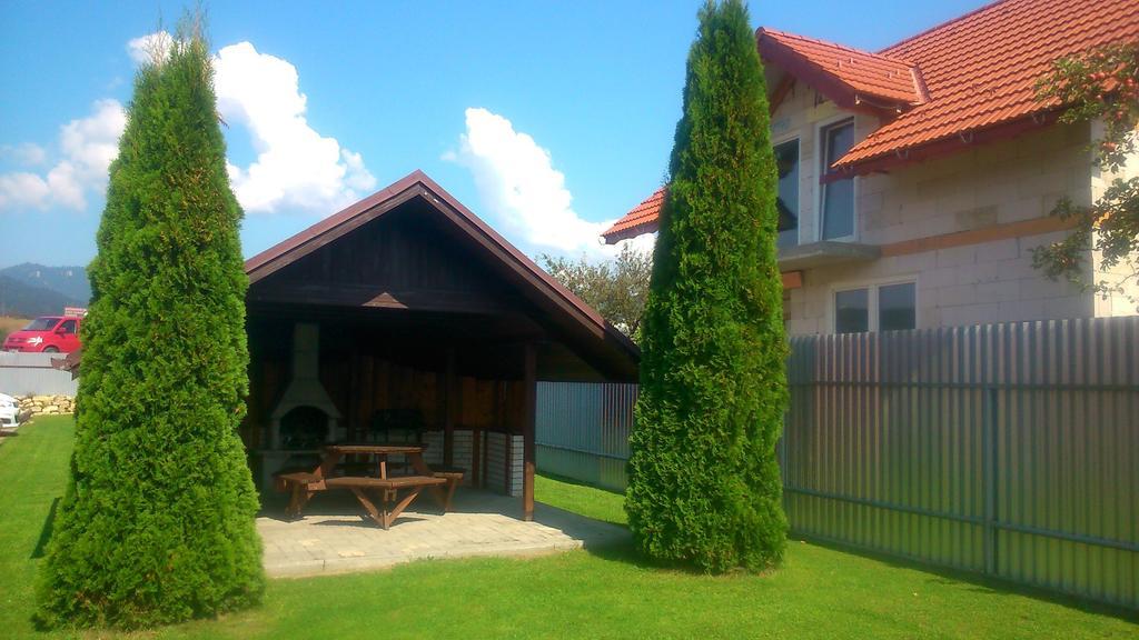 Hotel Flora Bešeňová Exterior foto